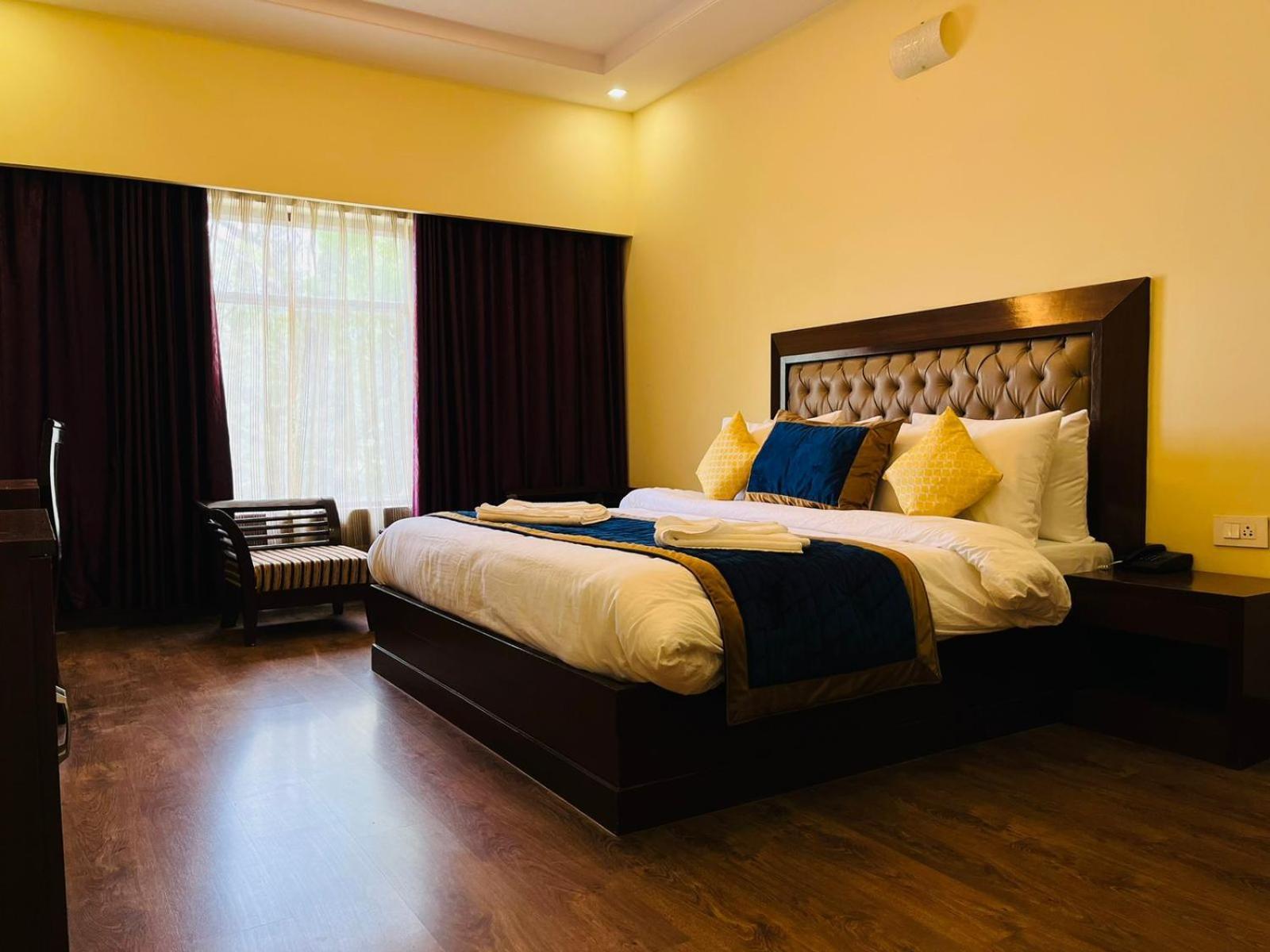 The Ashoka Inn 300Mts Walkable From Mall Road شيملا المظهر الخارجي الصورة