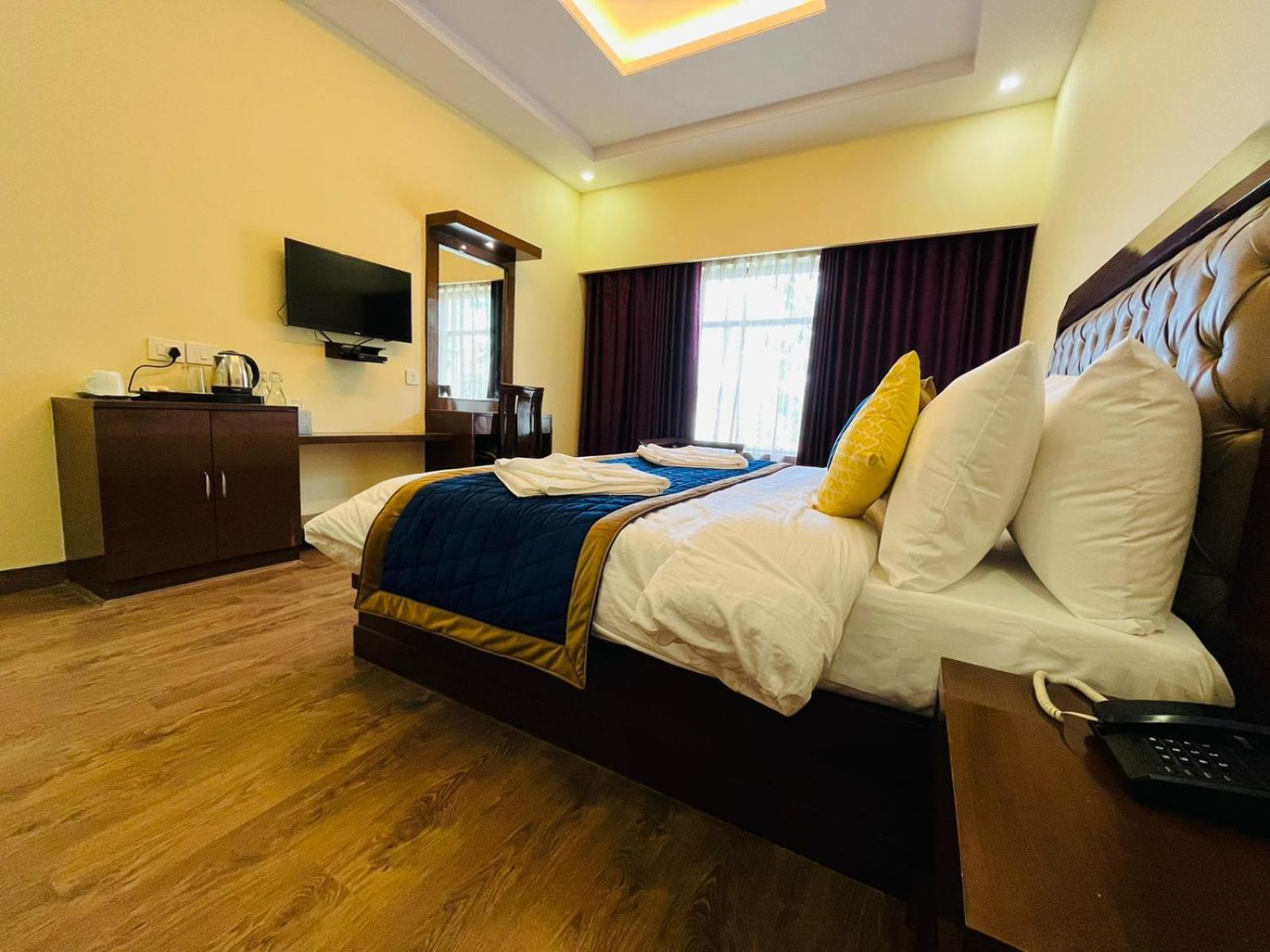 The Ashoka Inn 300Mts Walkable From Mall Road شيملا المظهر الخارجي الصورة